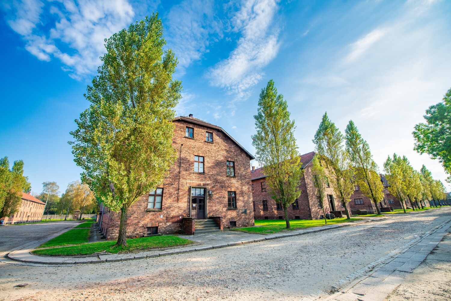 day trips to Auschwitz memorial from Krakow