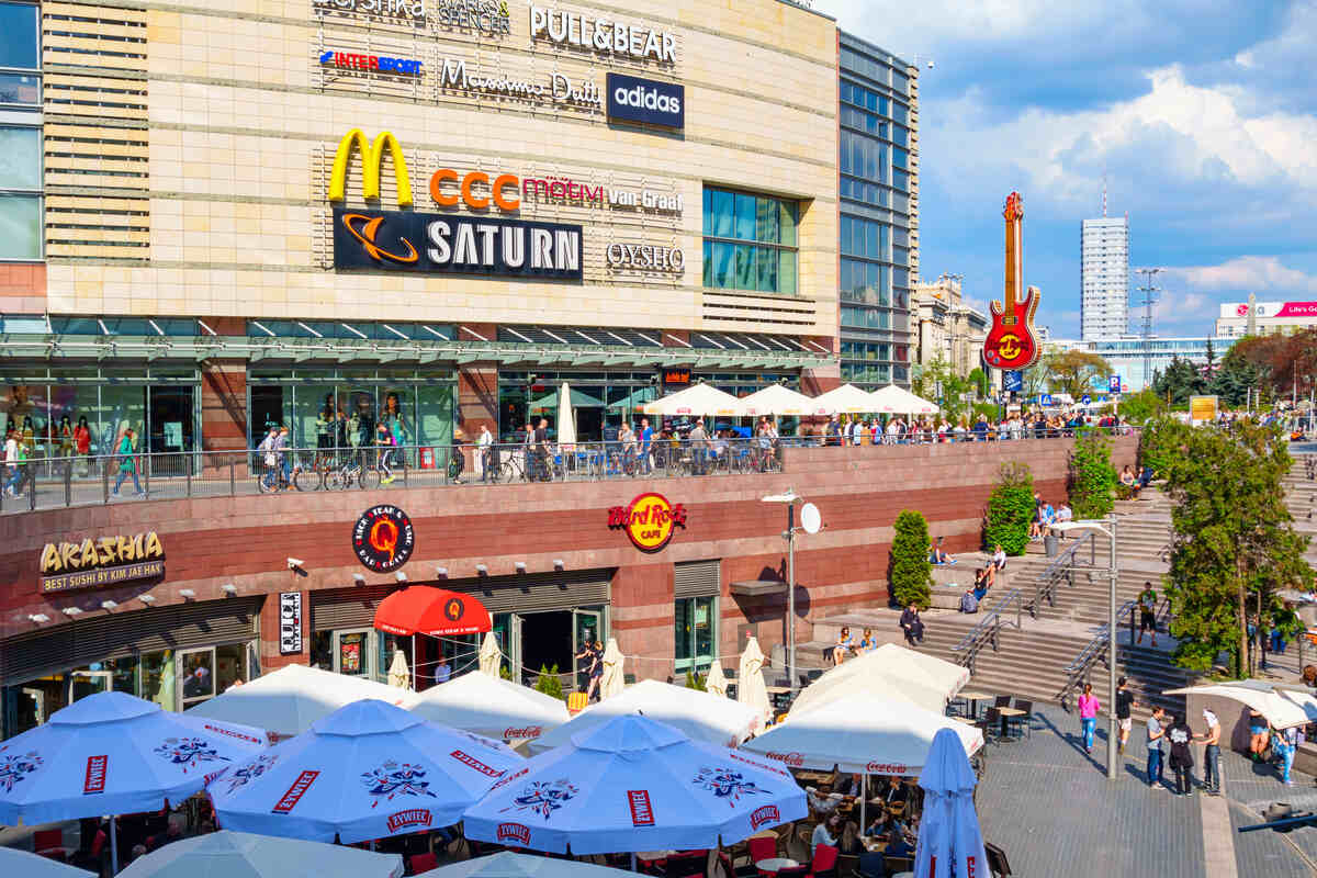 Shopping-at-the-Zlote-Tarasy-Mall