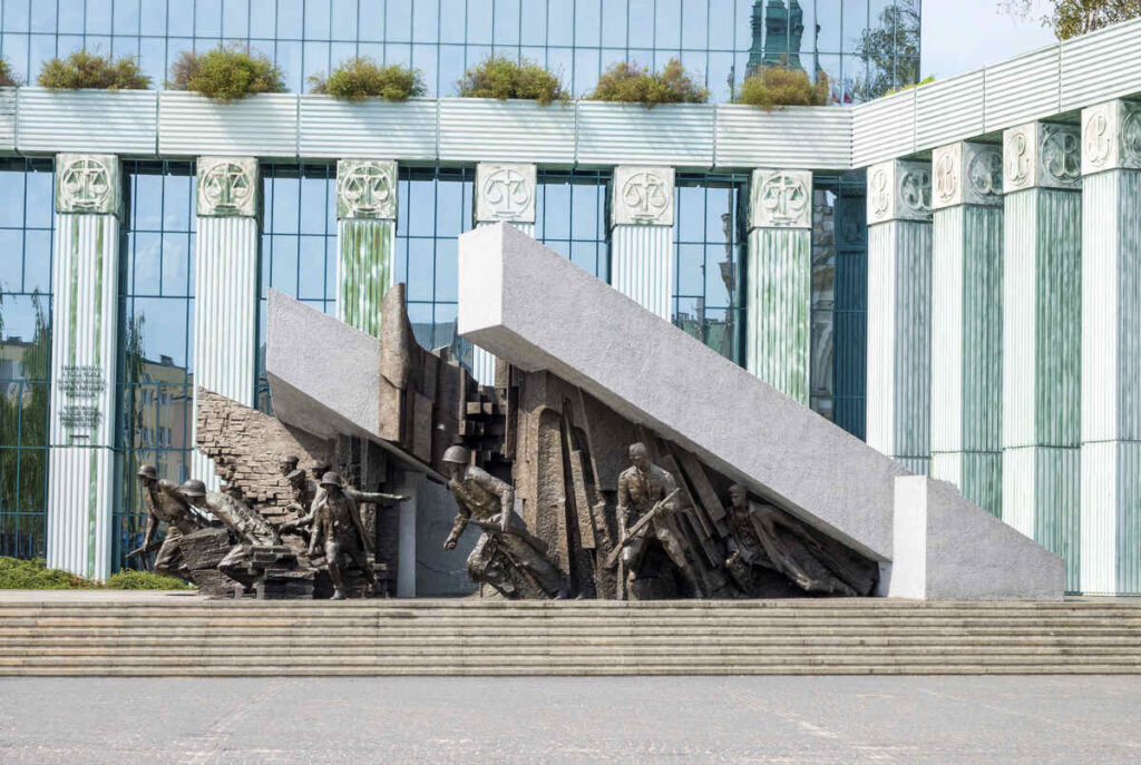 Uprising-Museum-Warsaw-Old-Town